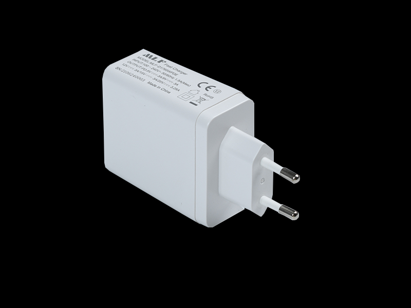 D14 qc18w + pd20w charger Euro