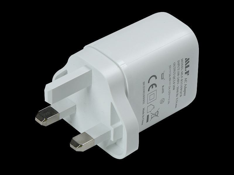 B35 PD20W + QC18W charger UK