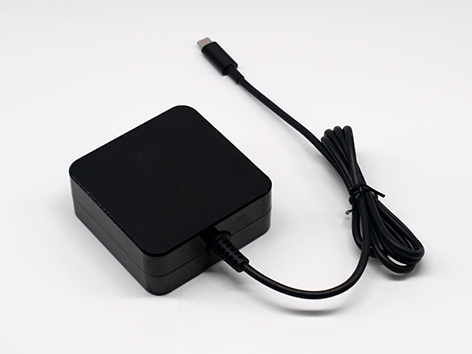 D36 带线 GaN 100W 充电器